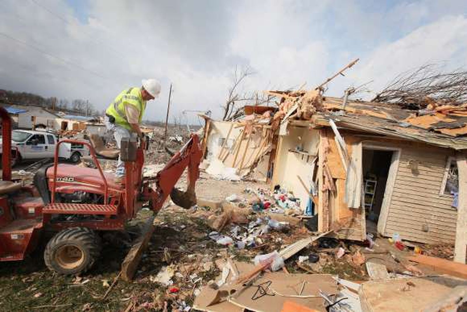 Una ola de tornados deja más de 30 muertos en EEUU