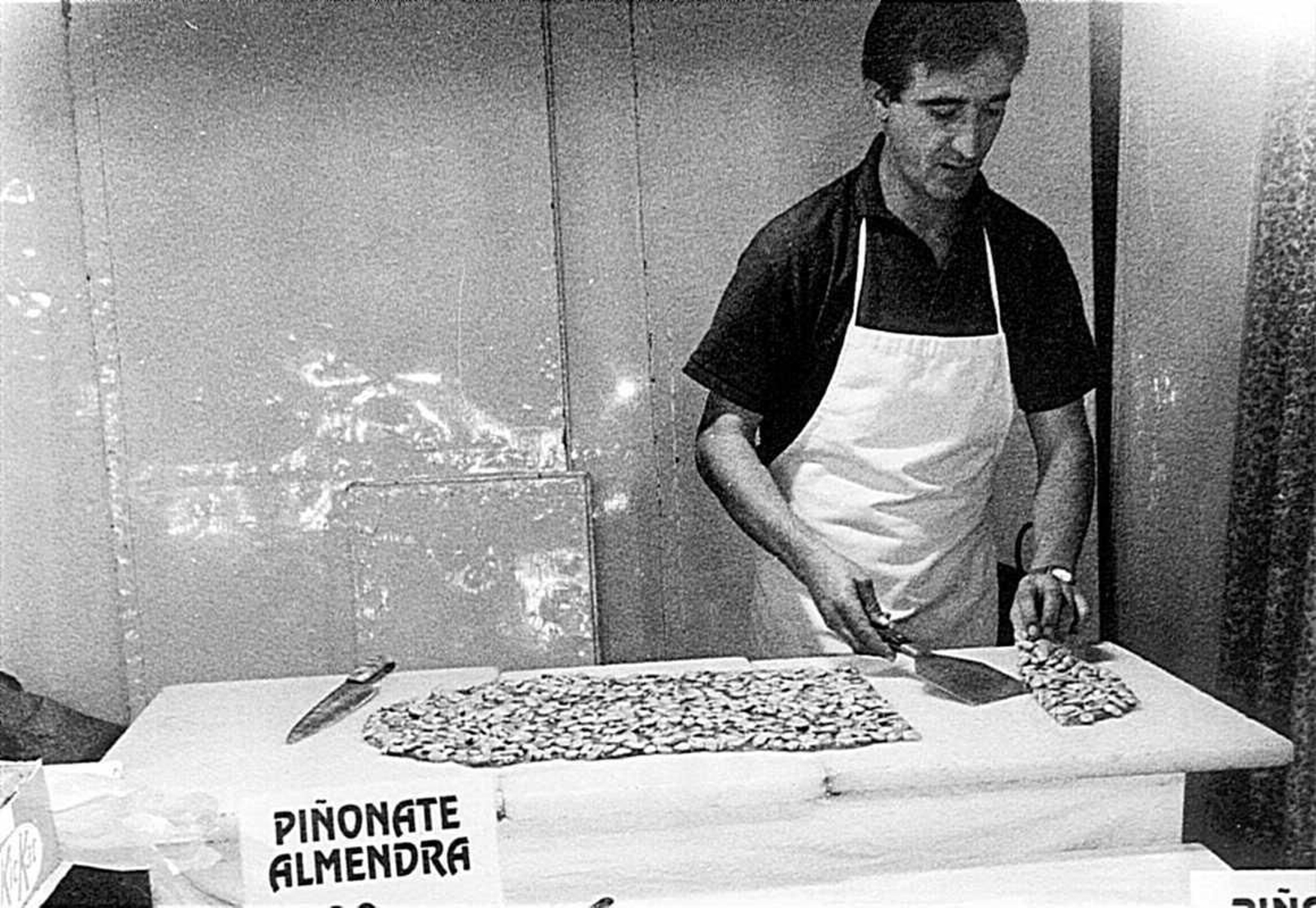 1994. Los clásicos y ricos piñonates, a cuarenta duros la porción