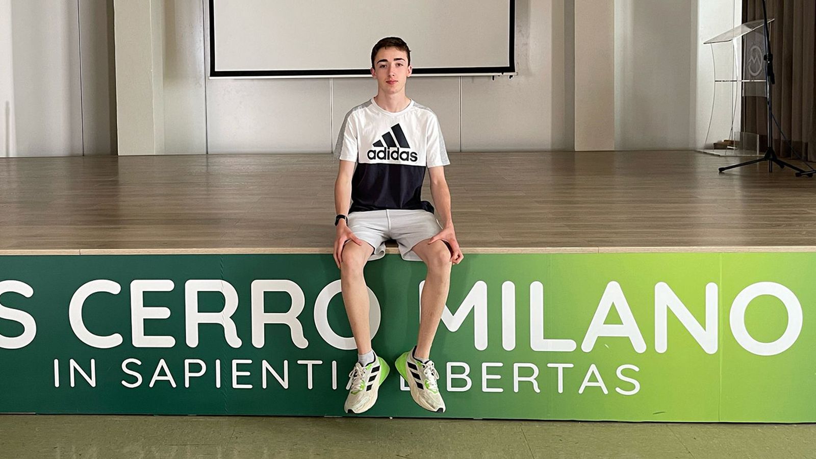 José Zurita Payán en su instituto, el IES Cerro Milano de Alhama.