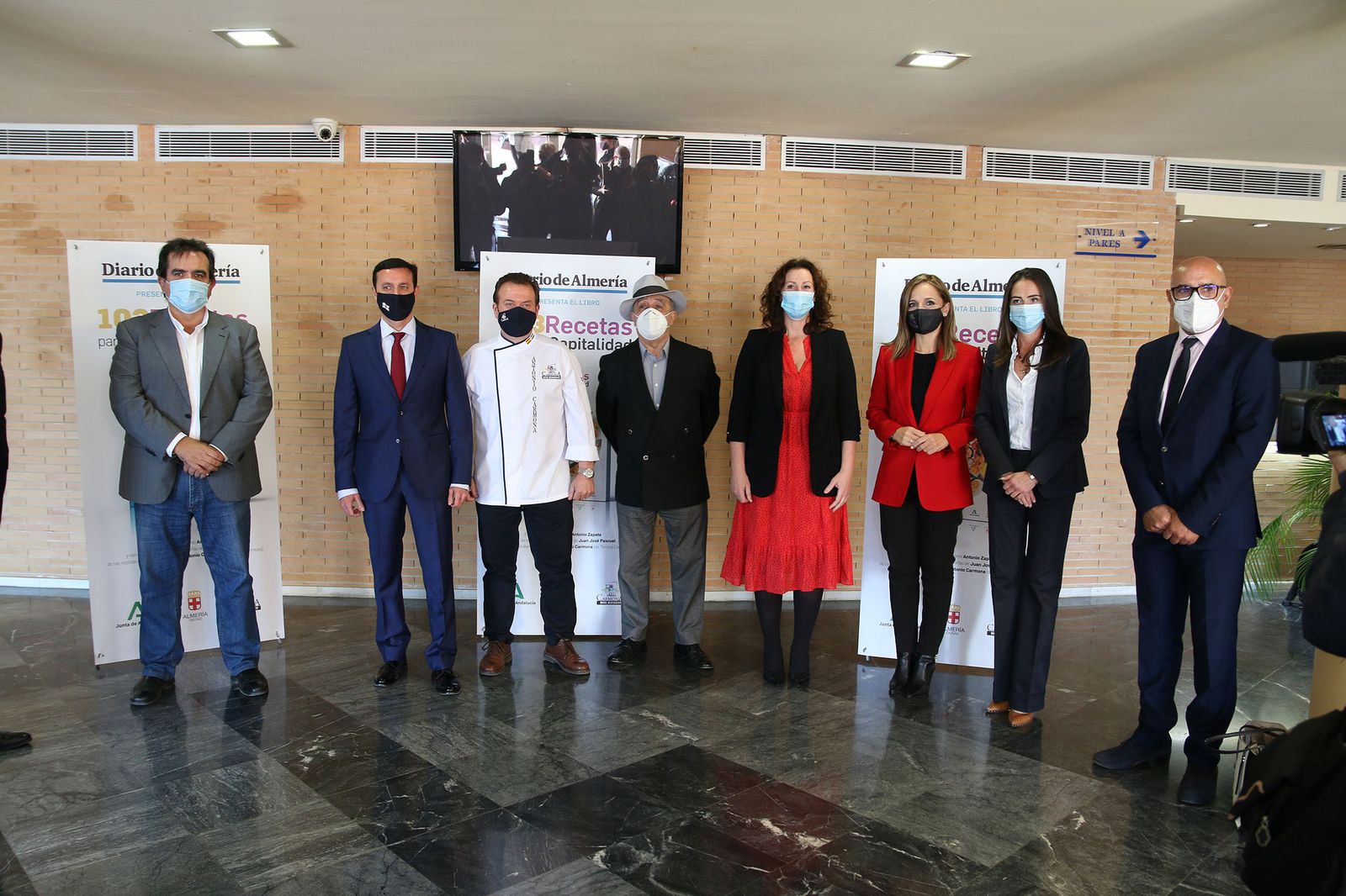 Fotogalería presentación libro '103 Recetas para una Capitalidad'. Almería