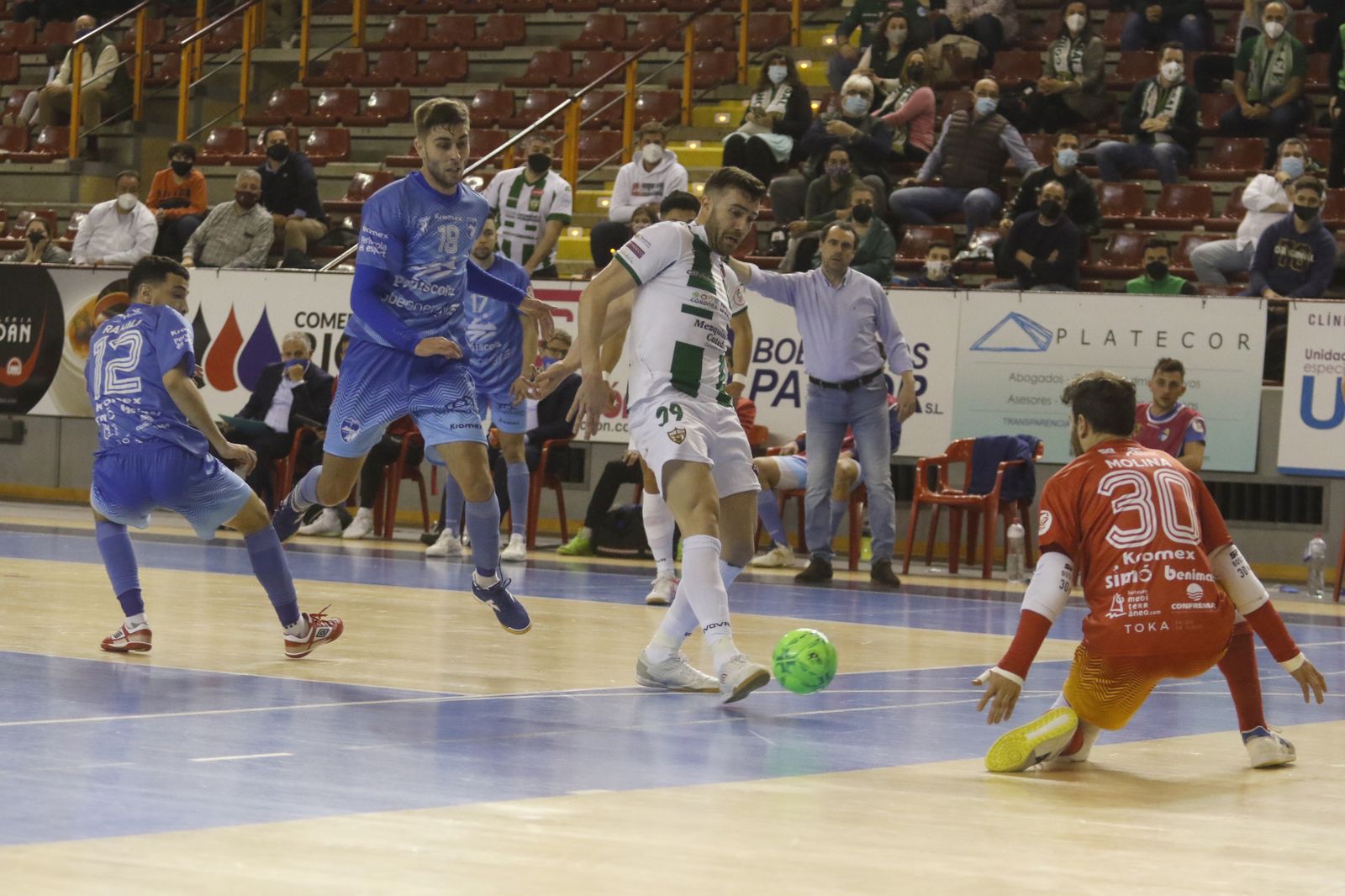 Fotografías: La victoria del Córdoba Futsal sobre el Peñíscola