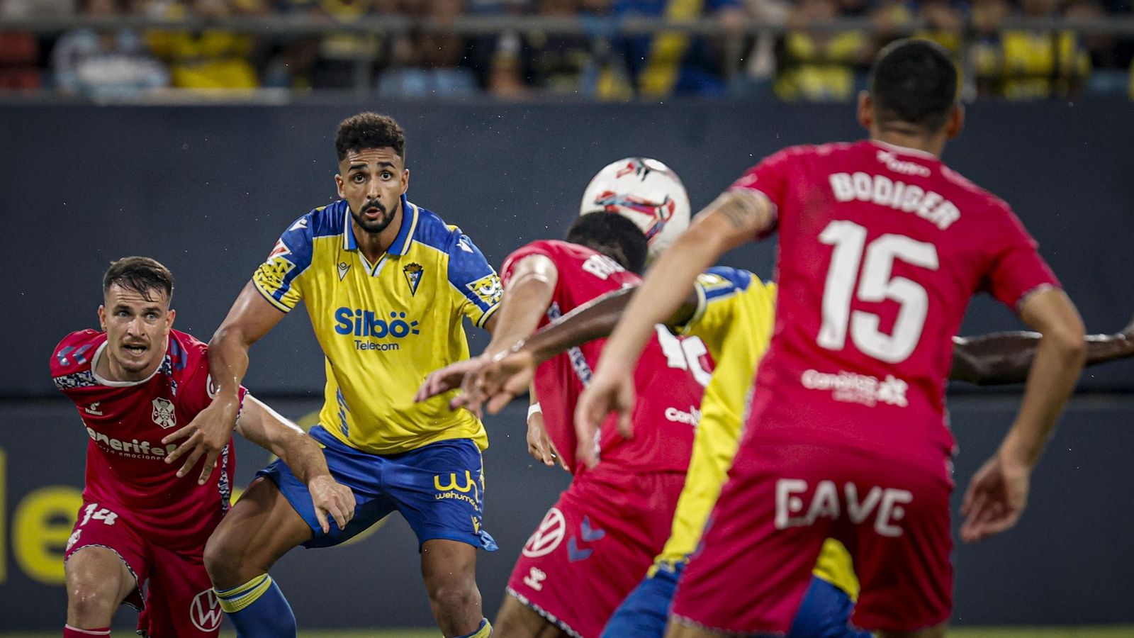 Búscate entre las fotos del partido de fútbol Cádiz CF - CD Tenerife de la Liga Hypermotion
