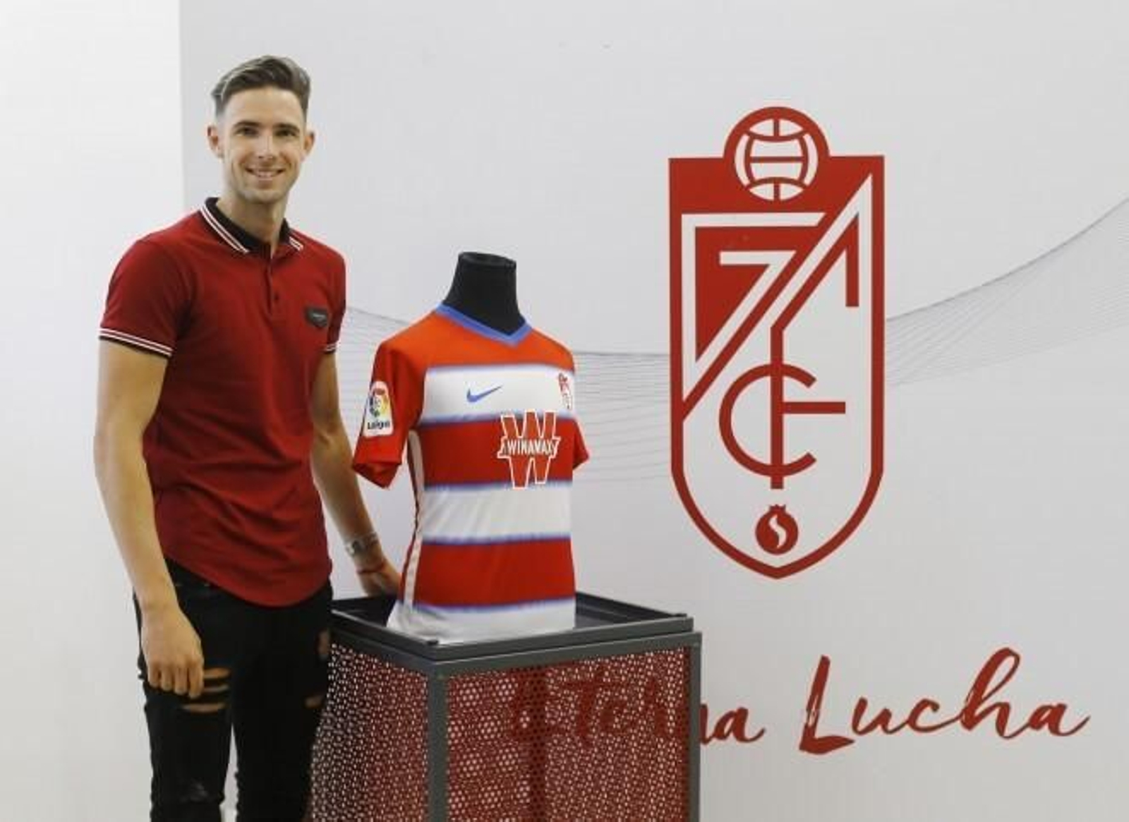 Juan Brunet, tras fichar por el Granada para jugar en el filial
