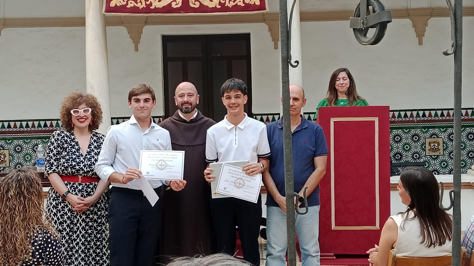 Entrega de premios del certamen escolar de ciencias Carlos López en San Fernando