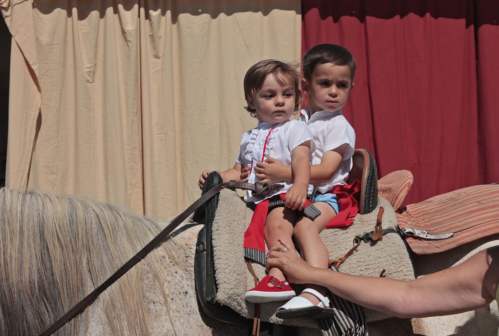 Fotos del Domingo por Sevillanas en la Feria Real de Algeciras 2024