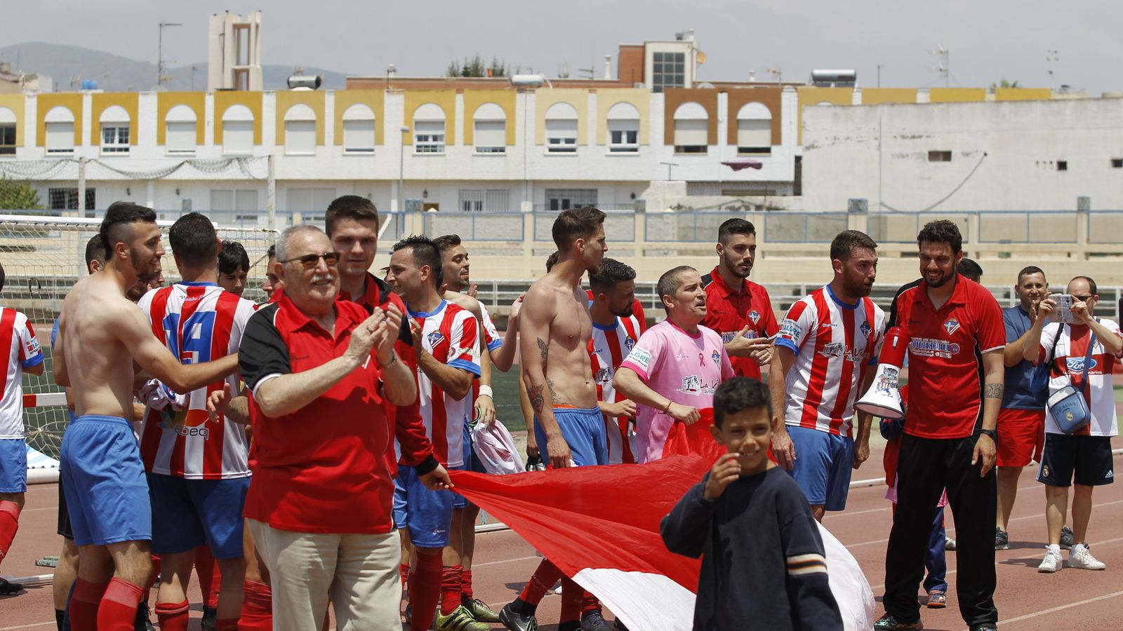 Jugadores del Poli celebrando la tercera posición el pasado fin de semana