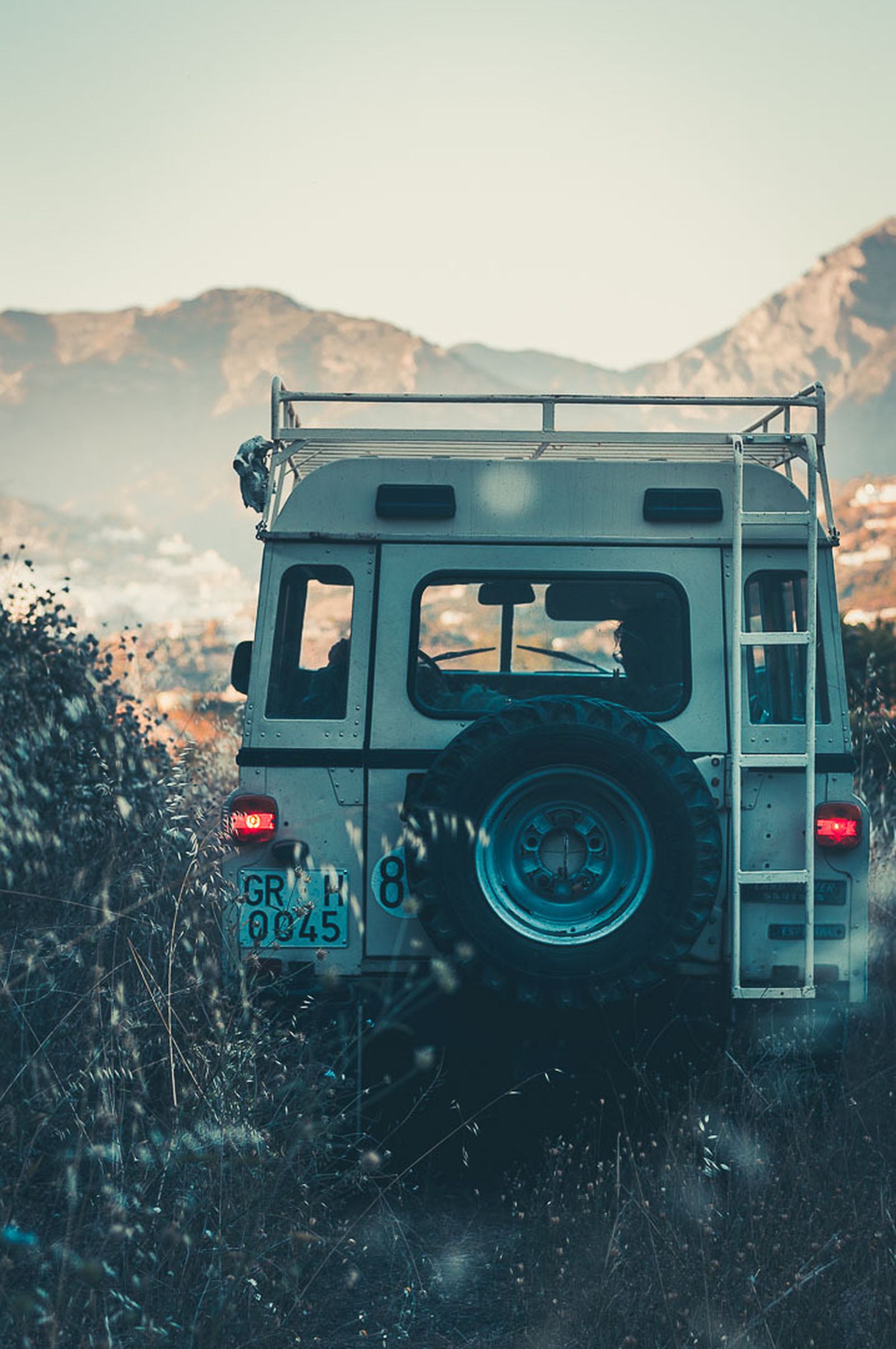 El Land Rover en Frigiliana (Málaga)