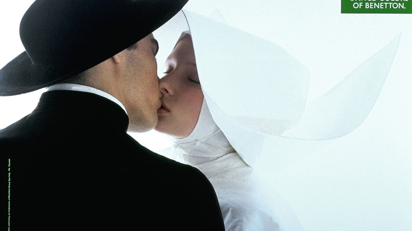 Campaña de 1991 en la que un cura y una monja se besan. Fue prohibida en Italia.