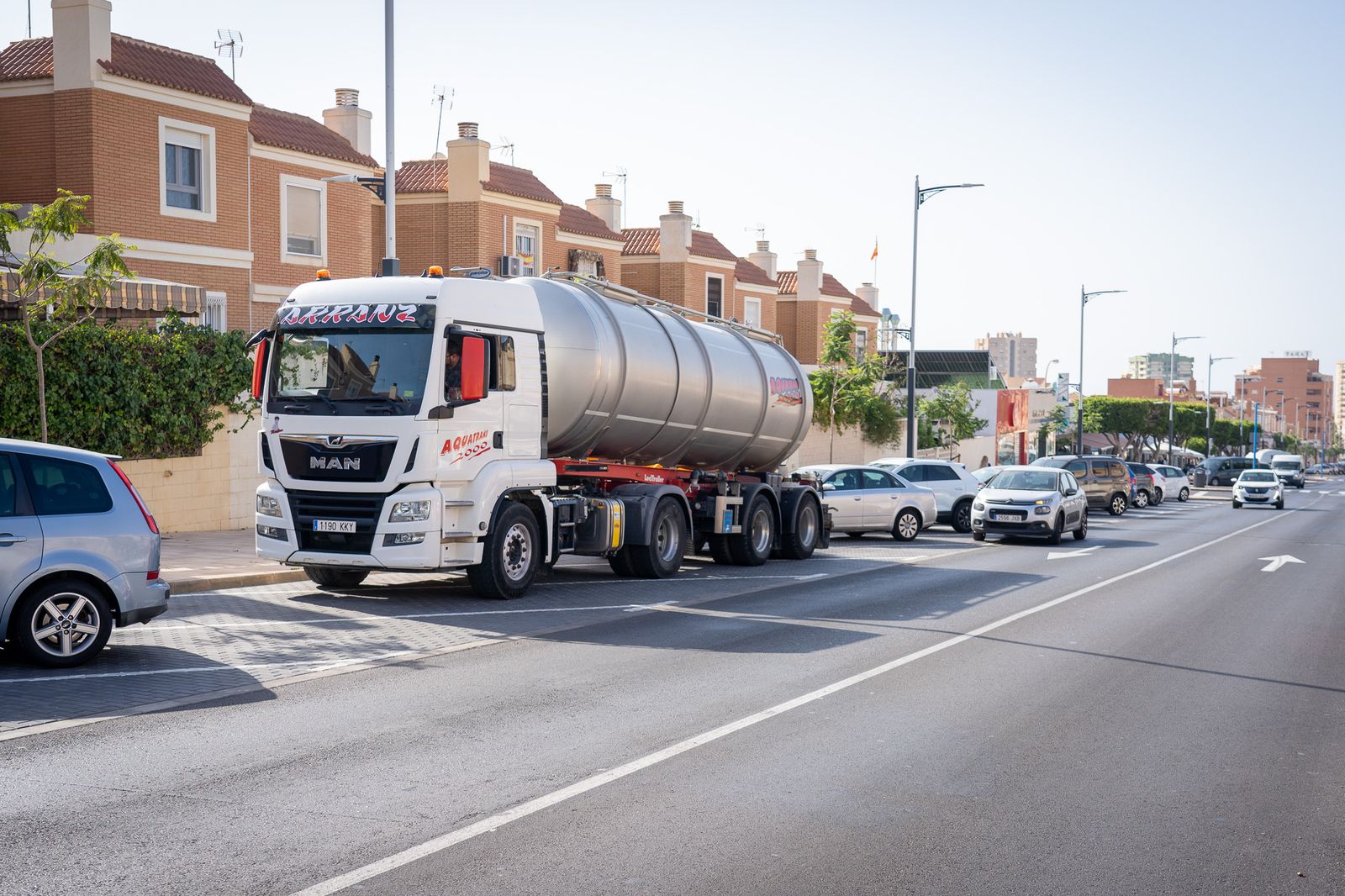 Imágenes del primer día de restricciones del consumo de agua potable en Roquetas de Mar