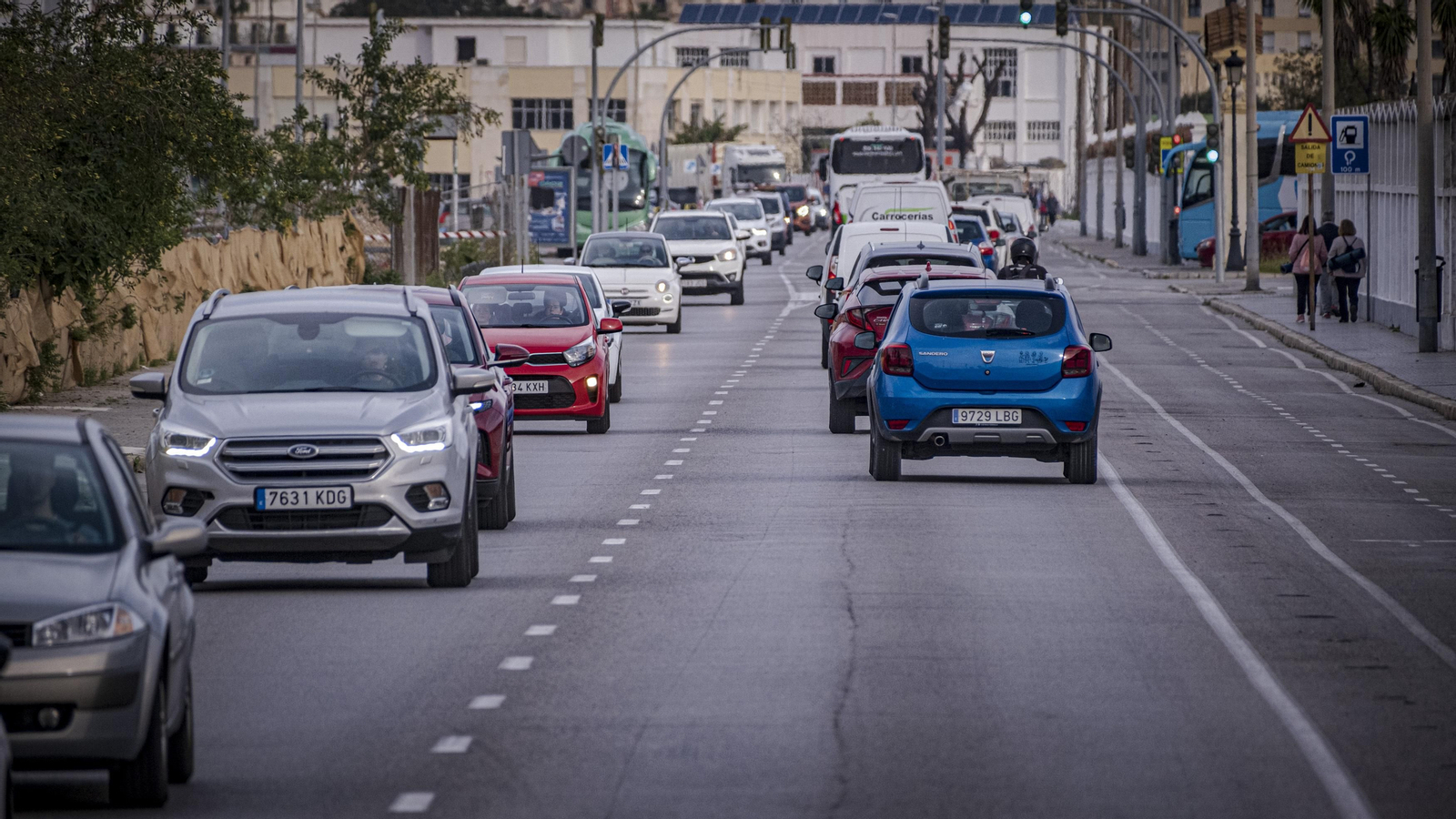 Primera mañana con el Puente Carranza cortado por obras