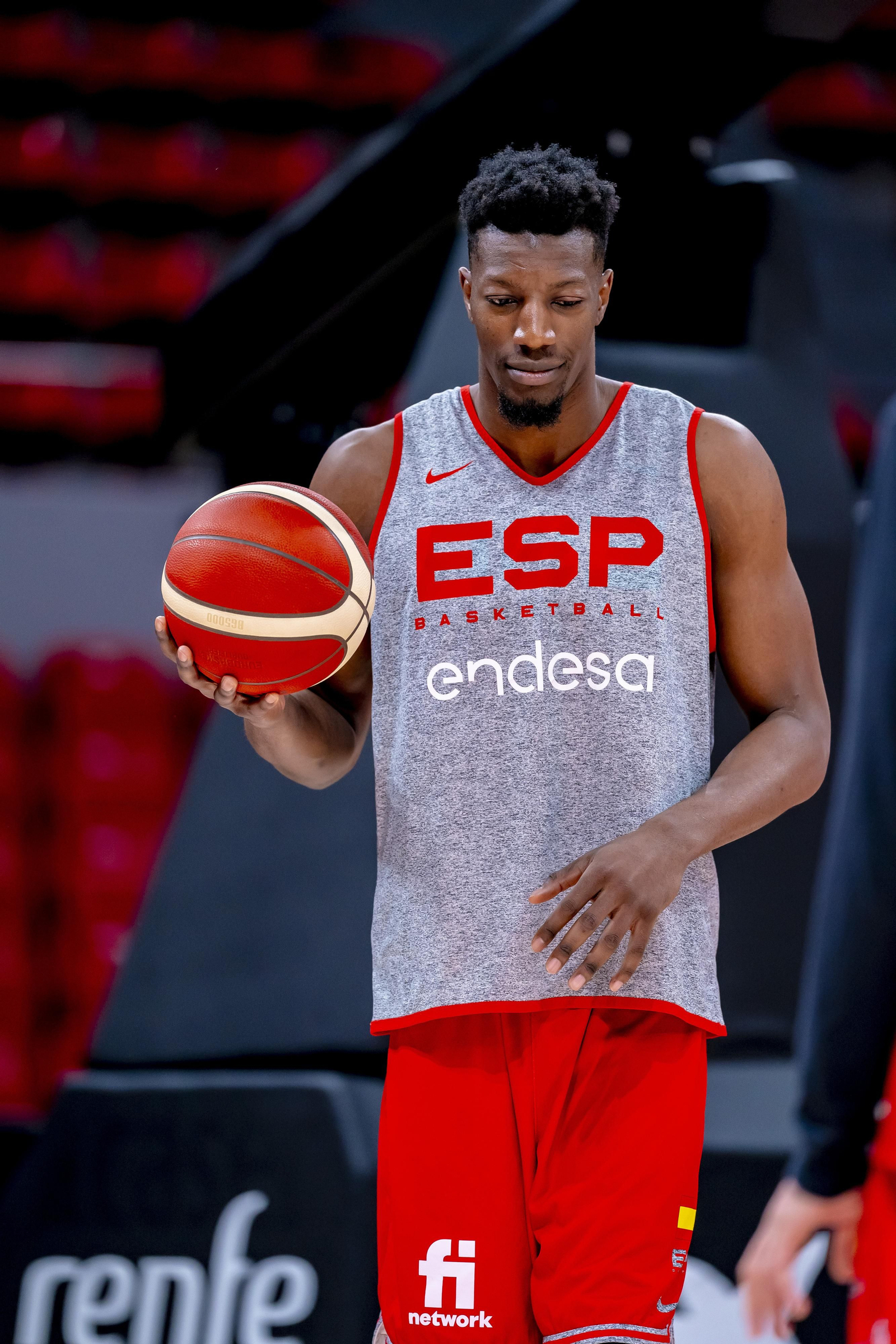 La España de Alberto Díaz, Yankuba Sima y Saint-Supéry sigue trabajando en Zaragoza