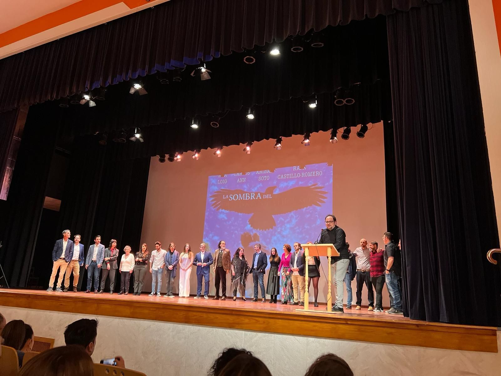La alfombra roja del preestreno nacional, en Hornos, de la película "La sombra del quebrantahuesos"