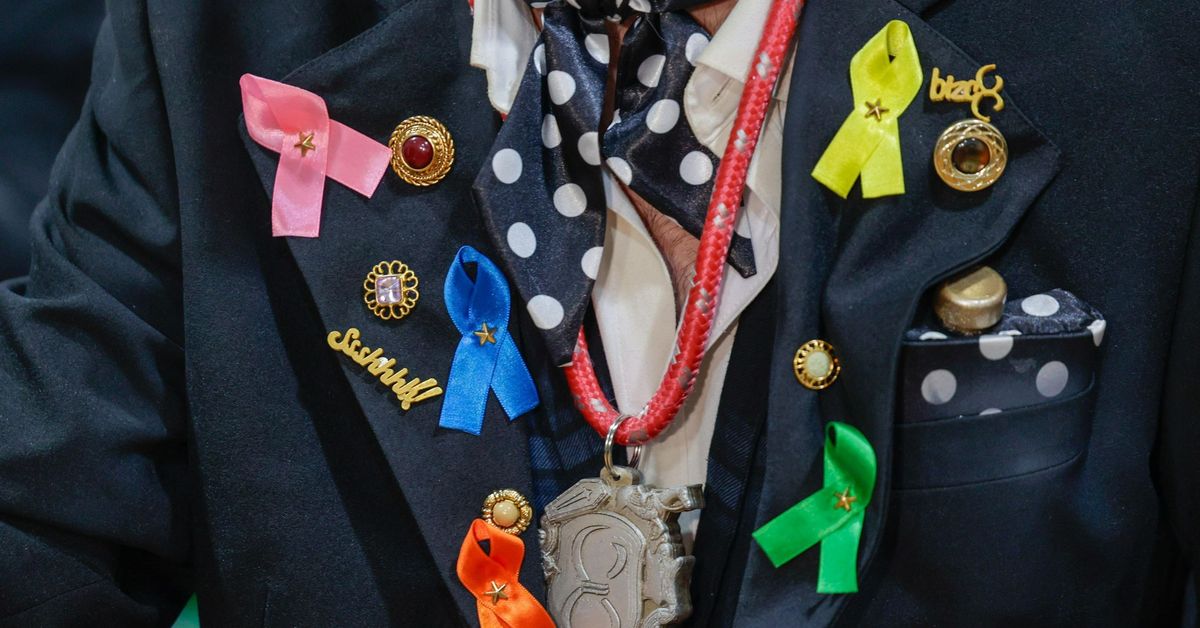 Todos los detalles del tipo de 'Ssshhhh!!', unos saeteros chirigoteros por febrero