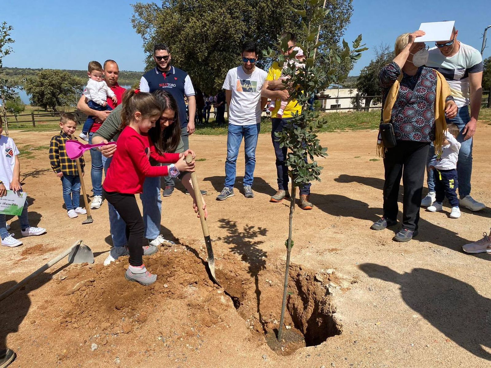 Plantación de árboles en la primera edición del programa.