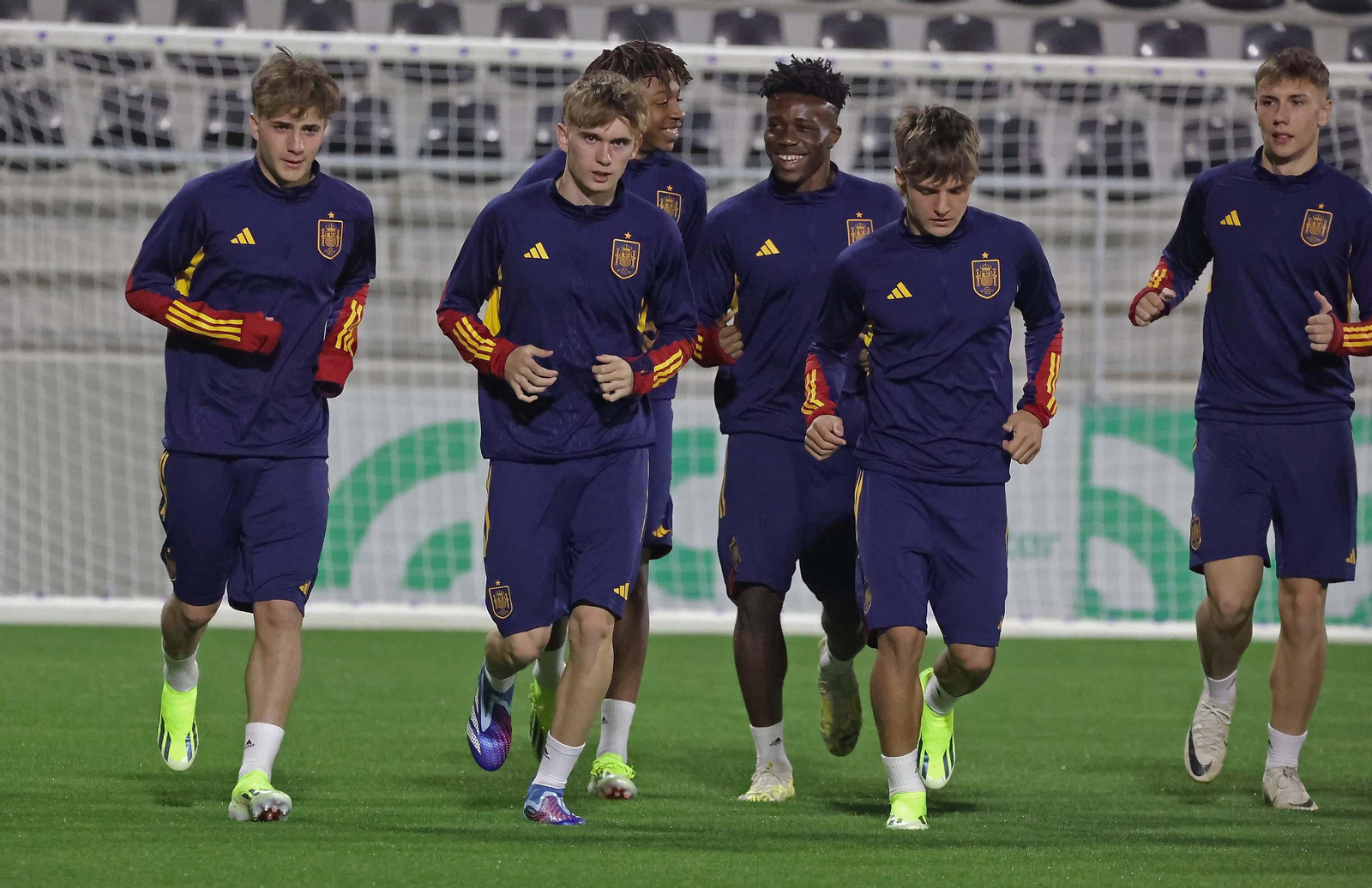 Fotos del entrenamiento de la selección española sub-17 de fútbol en el Ciudad de La Línea