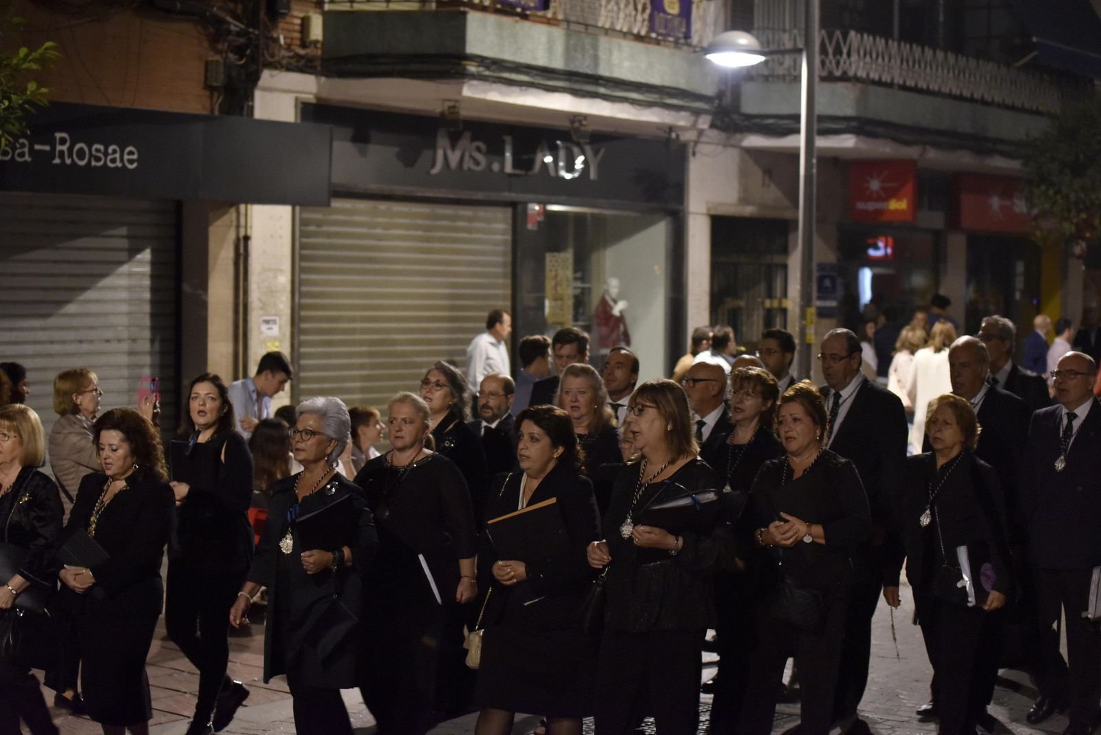 La Virgen de la Victoria, en rosario de aurora a la Catedral