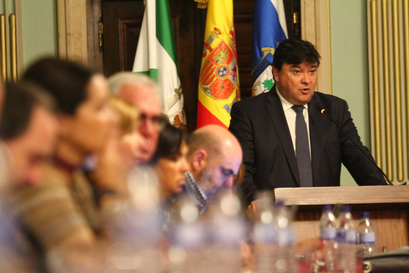 El alcalde de Huelva, Gabriel Cruz, durante su intervención en el Debate del estado de la Ciudad.