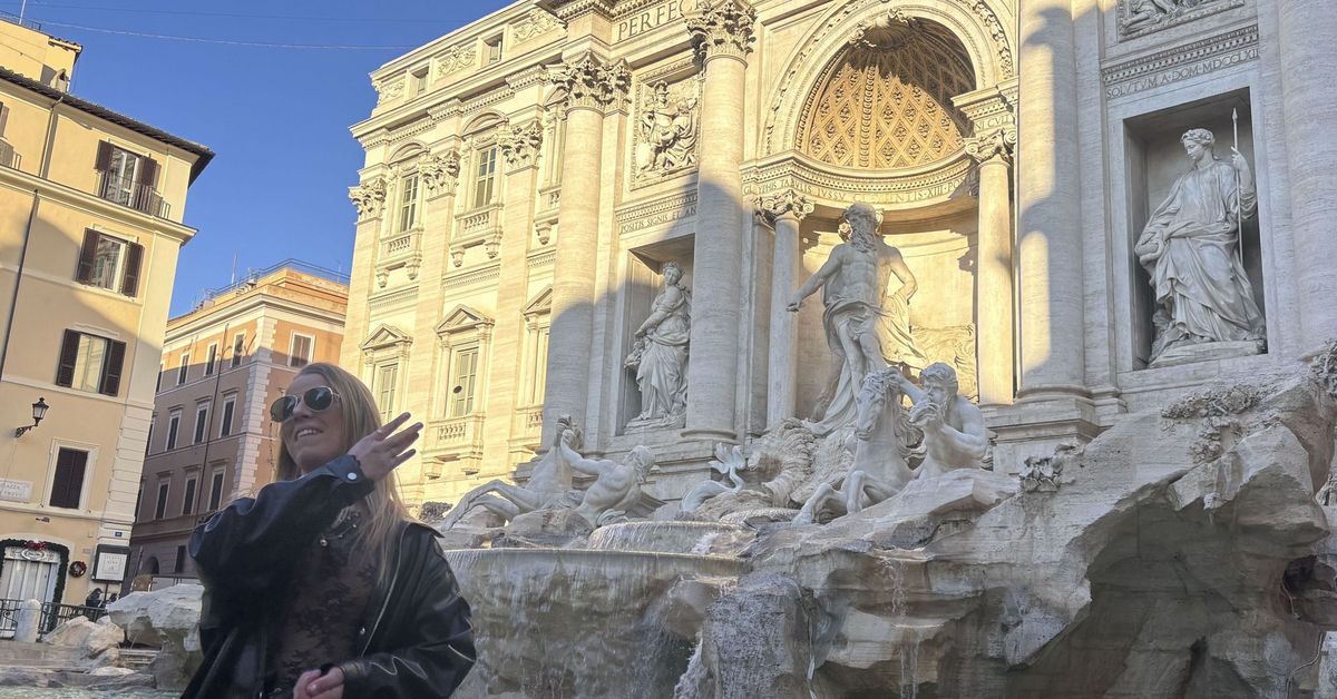 La Fontana di Trevi ya cuesta 2 euros a los turistas: el Ayuntamiento de Roma espera recaudar seis millones de euros al año