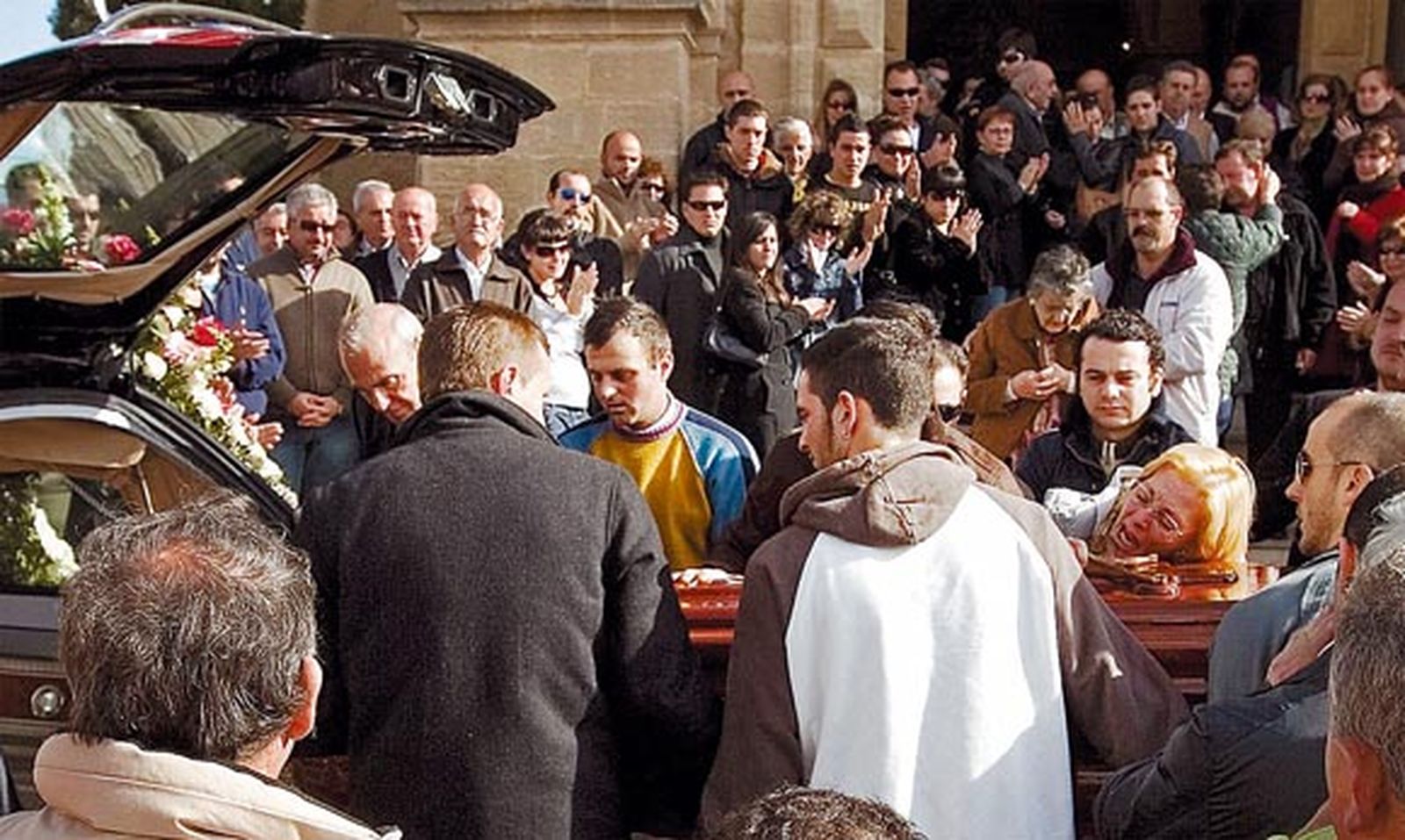 Conil llora la muerte de Dolores Amaya