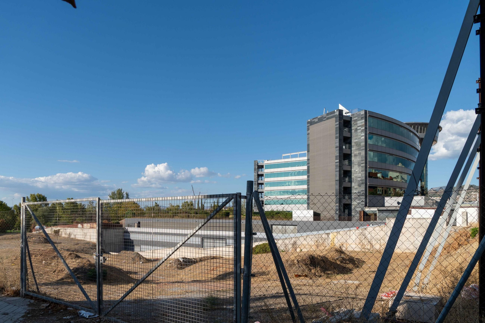 Parcela donde se construirá el hotel del Fórum