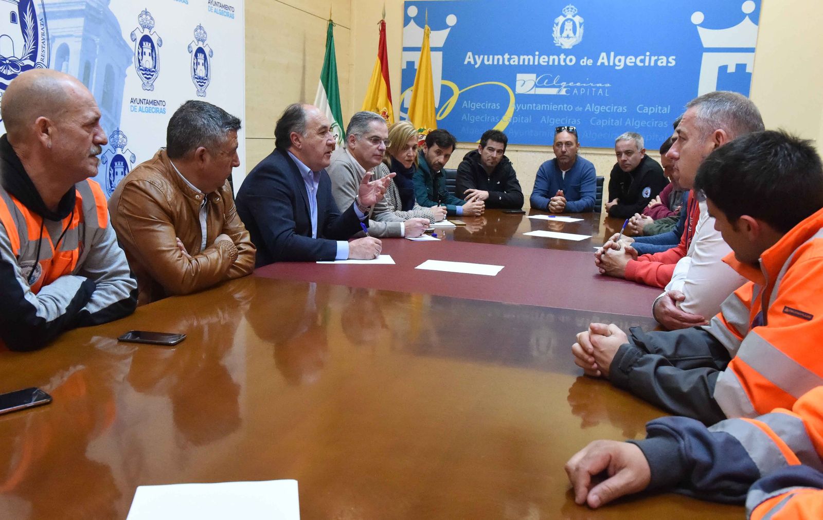 Landaluce, reunido ayer con el comité de la estiba de Algeciras.