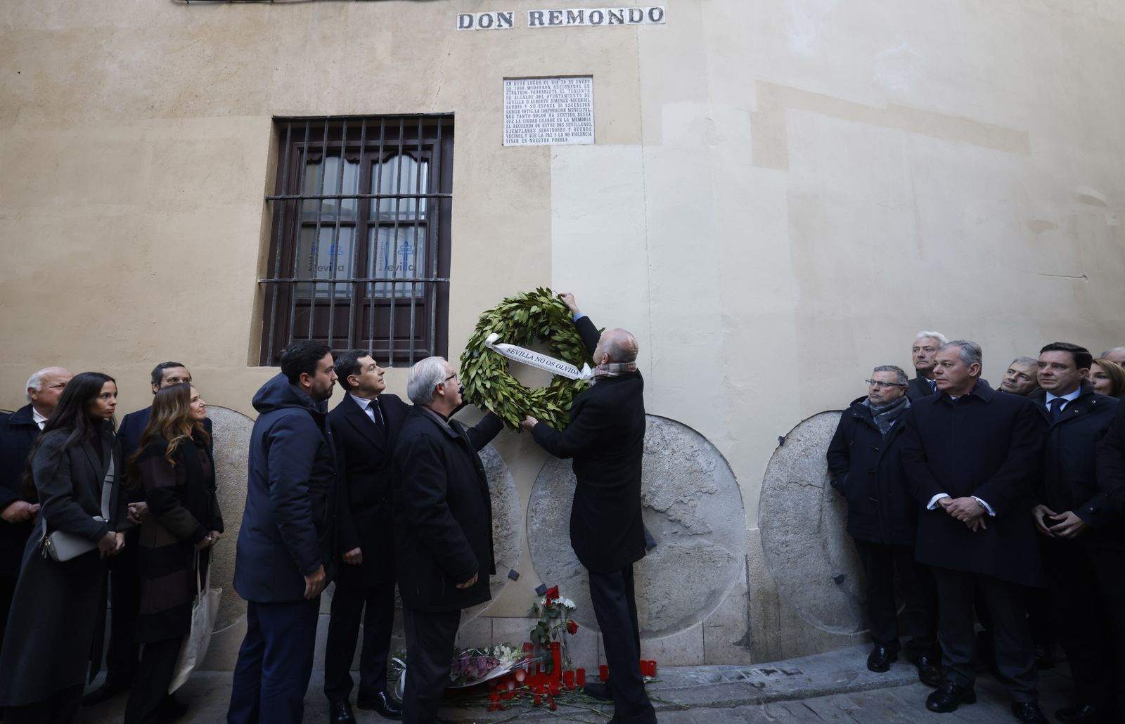 Ofrenda floral por el 25 aniversario del asesinato de Alberto y Ascen, todas las imágenes