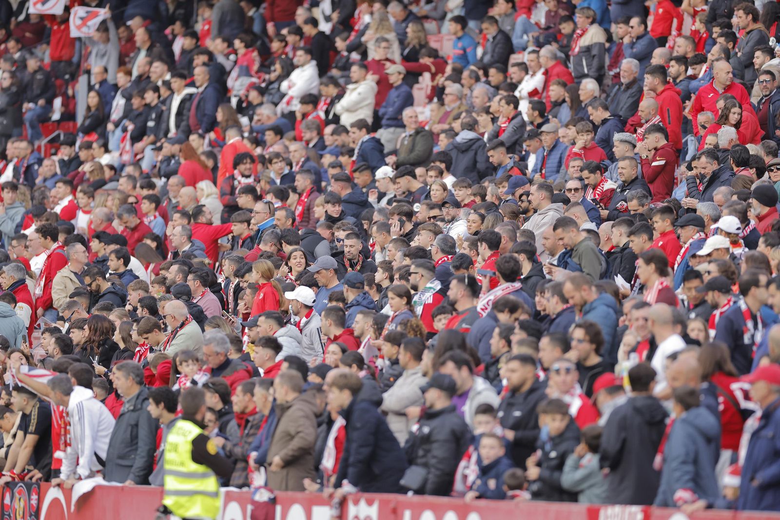 Búscate en las fotos del Sevilla -Betis