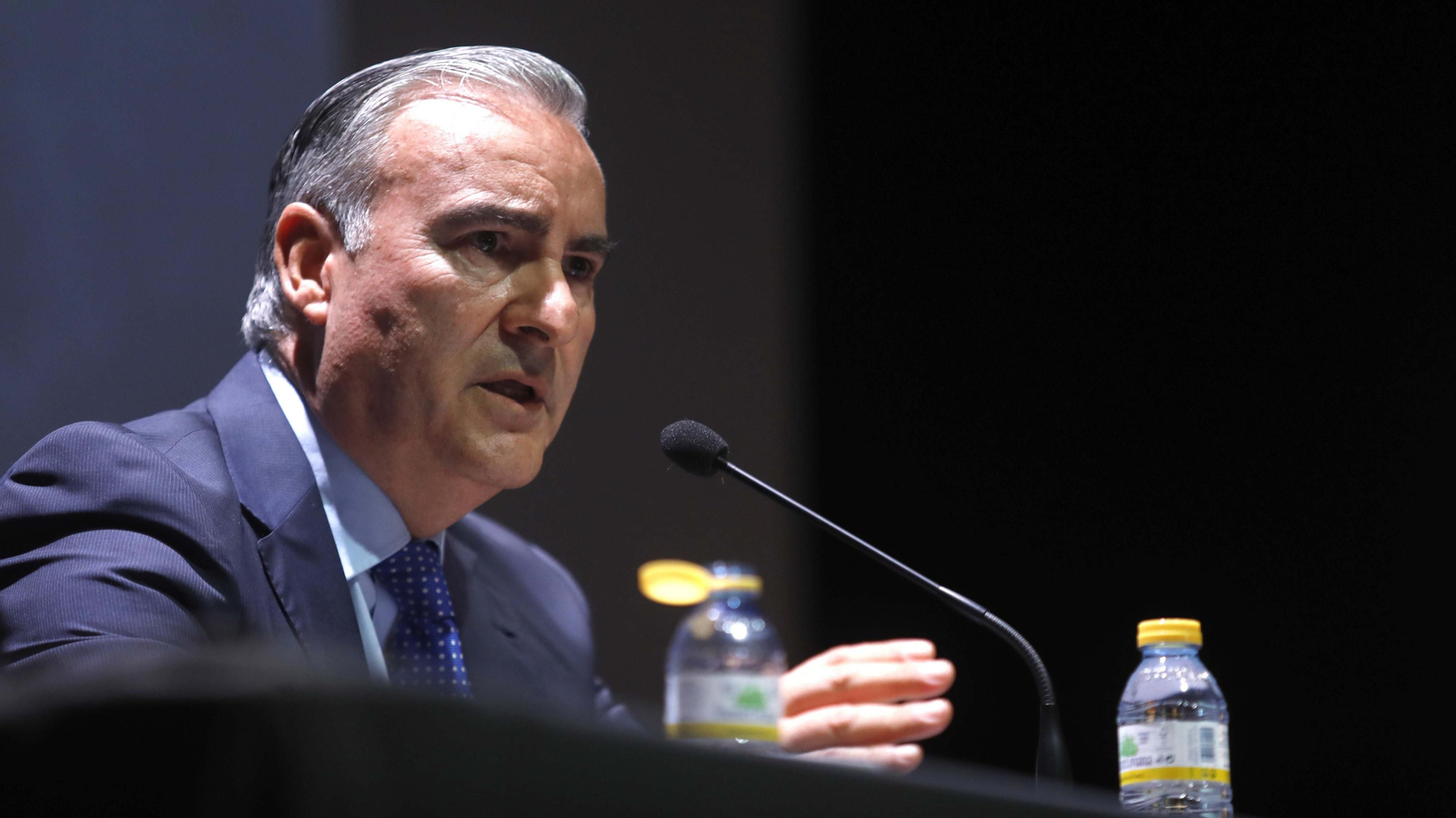 Presentación del libro de Alfonso Escuadra "Sufficit Animus" en el Teatro de La Velada de La Línea