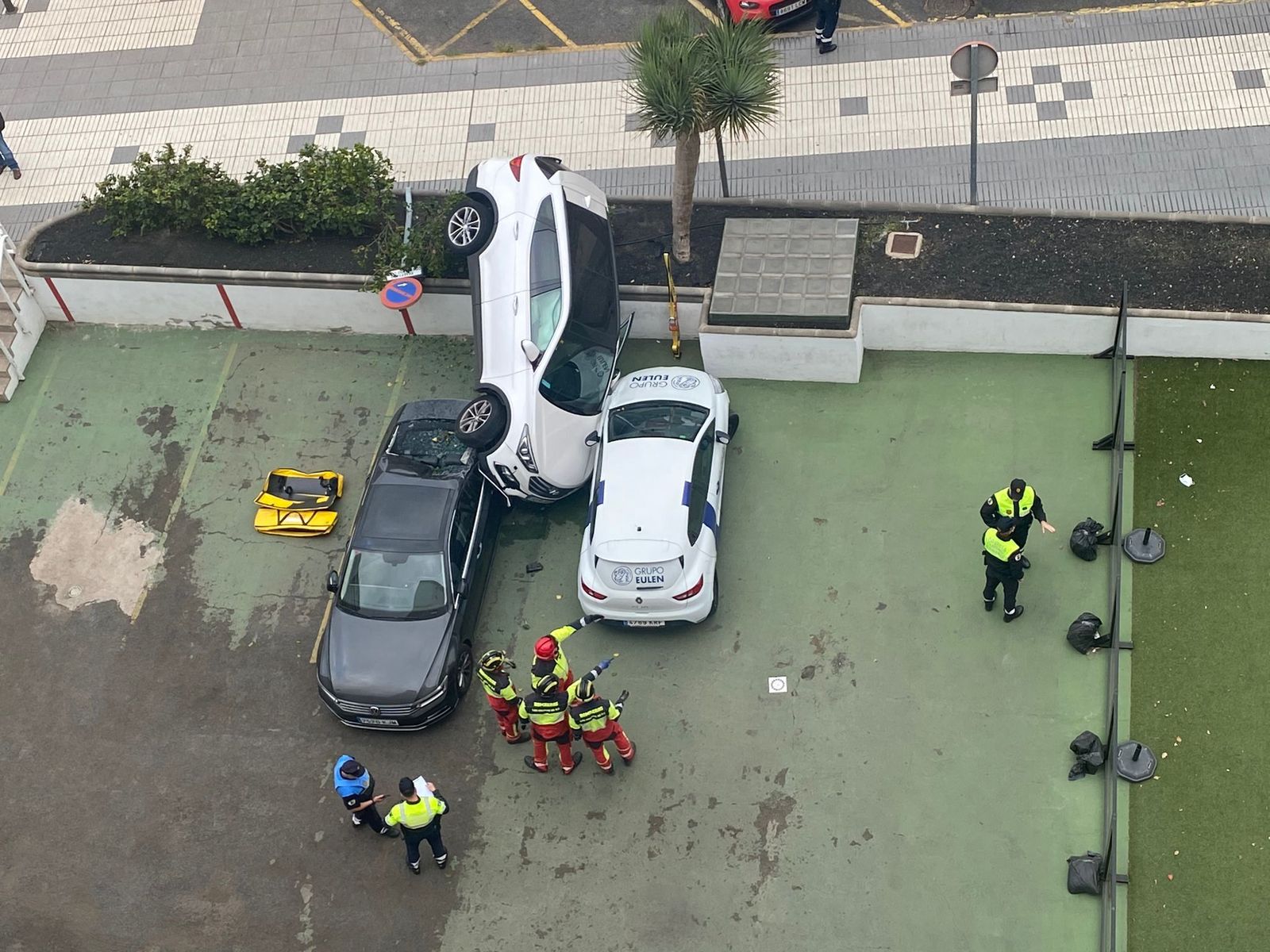 La mujer tiene heridas leves