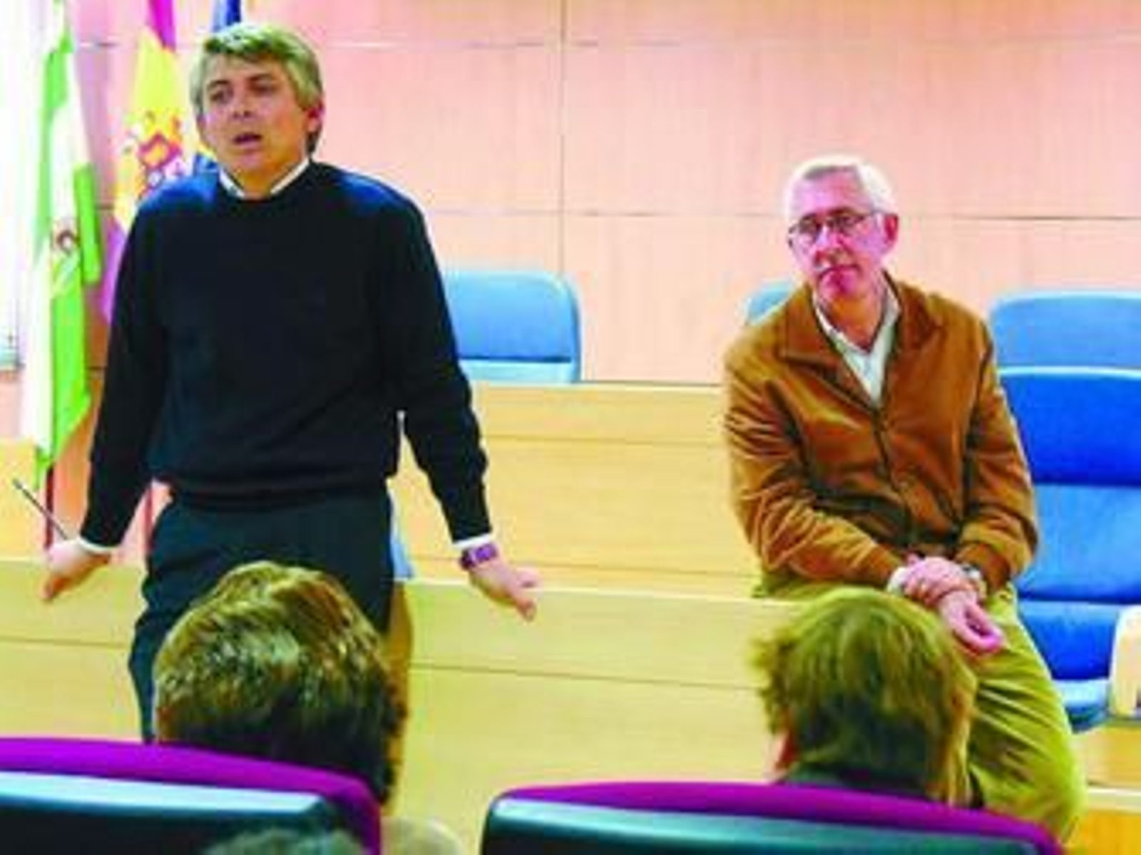 Juan Manuel Orta, ex alcalde de Aljaraque (izqda.), junto a Casto Pino, ex concejal de Urbanismo, cuando aún ostentaban sus cargos municipales.