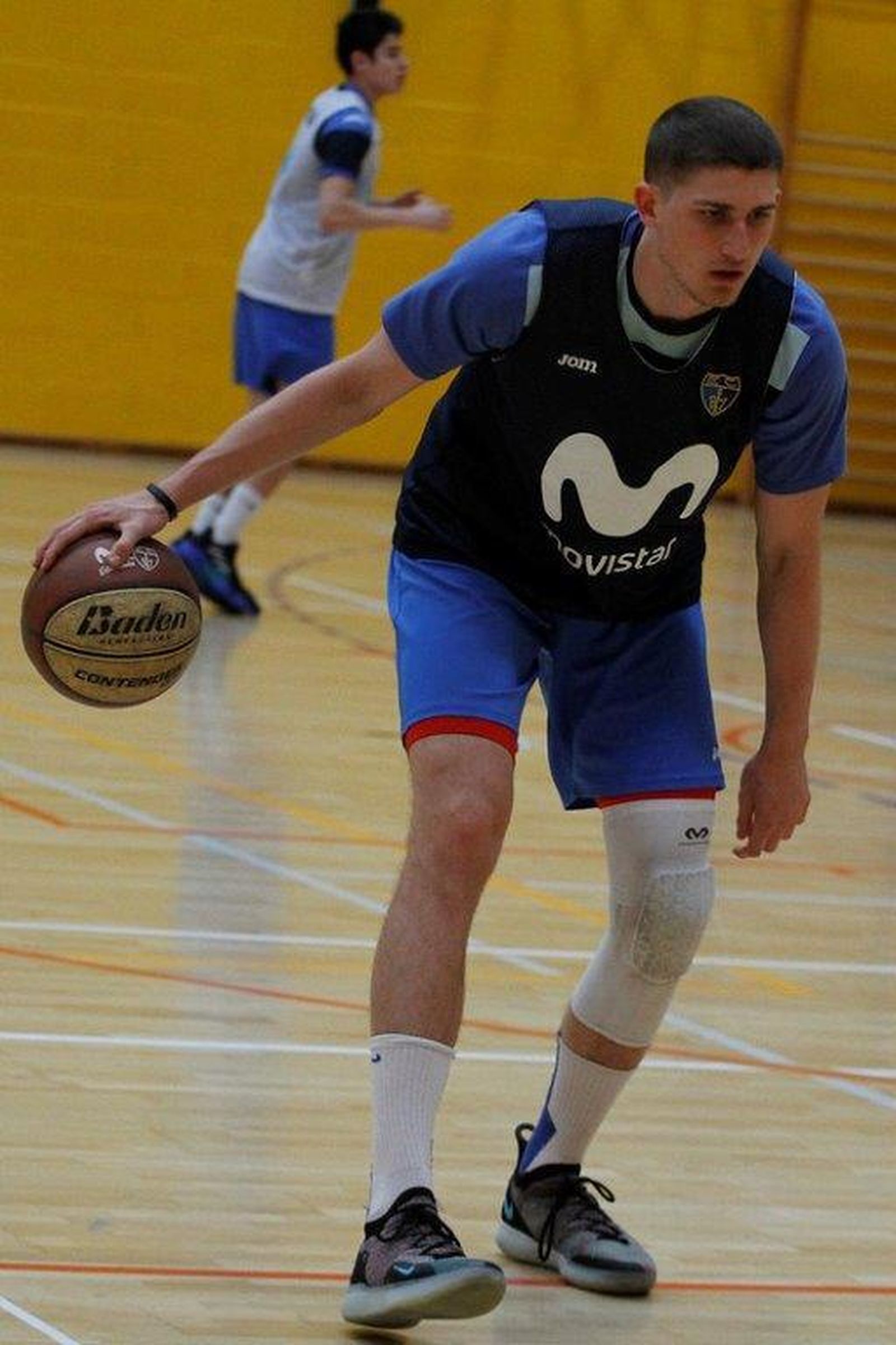 En el campus todo gira alrededor del baloncesto.
