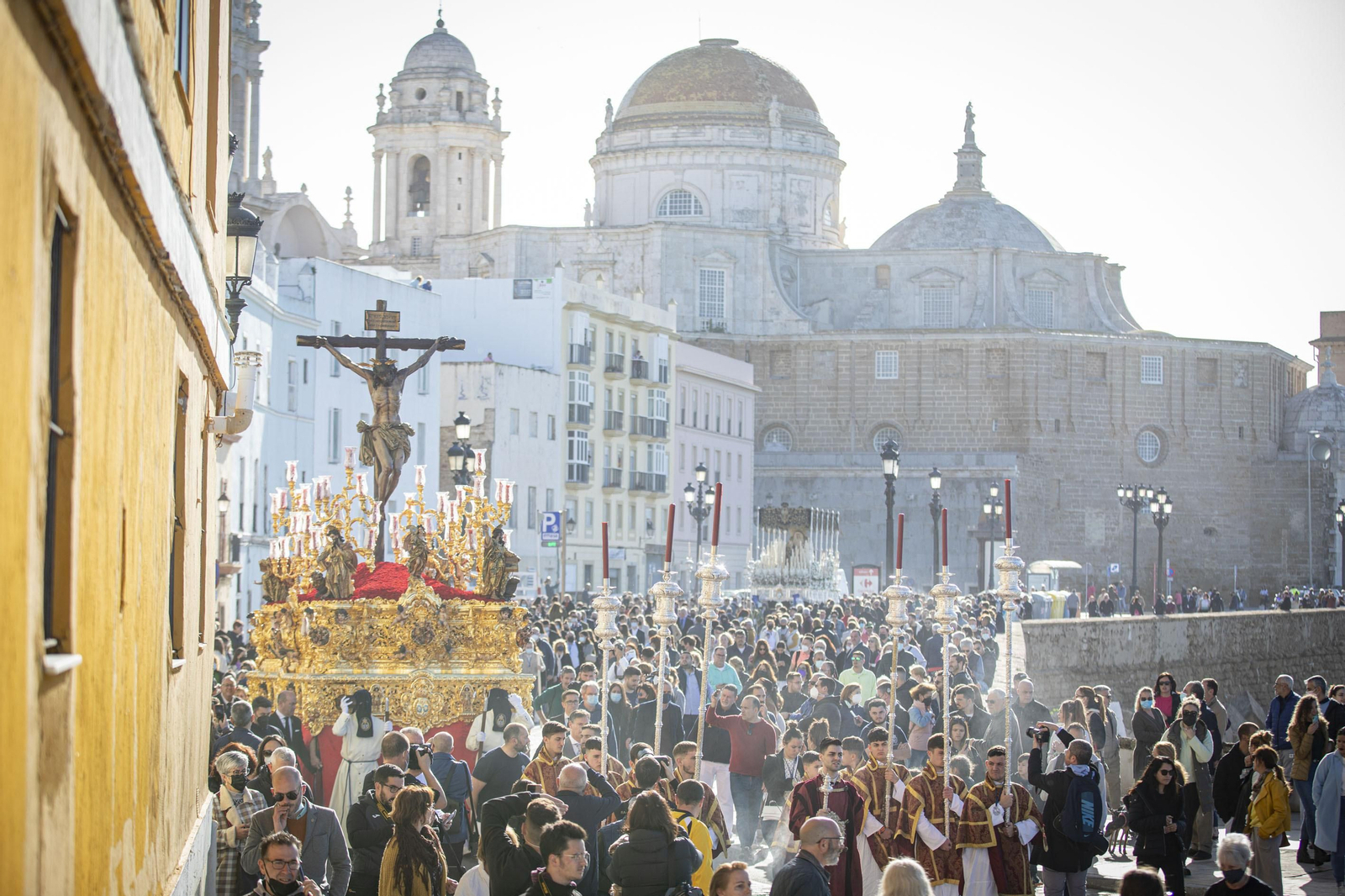 Imágenes del regreso de La Palma a su templo en la Semana Santa de Cádiz 2022