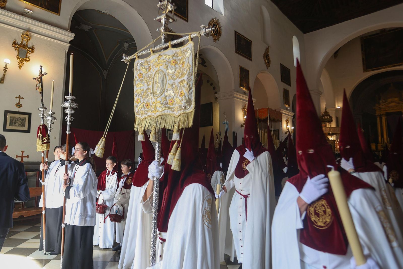 Así vivió Granada la salida de la Hermandad de las Maravillas 2025