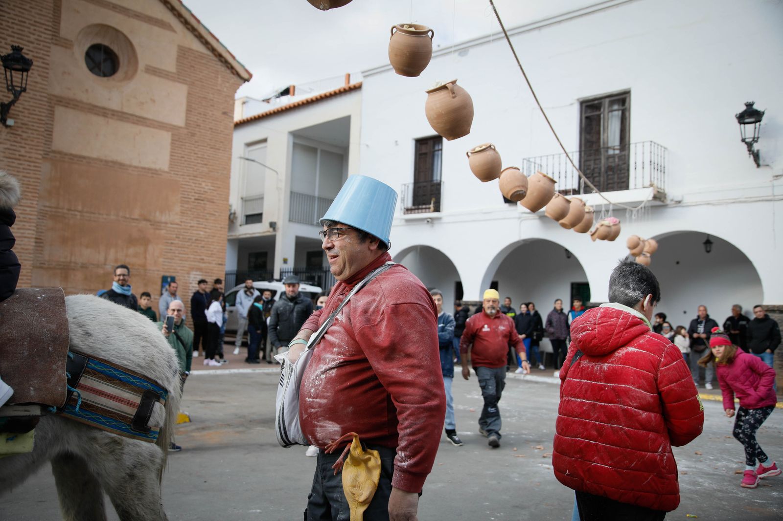 Las mejores imágenes del cierre de fiestas en Fiñana con "Las Ollas"