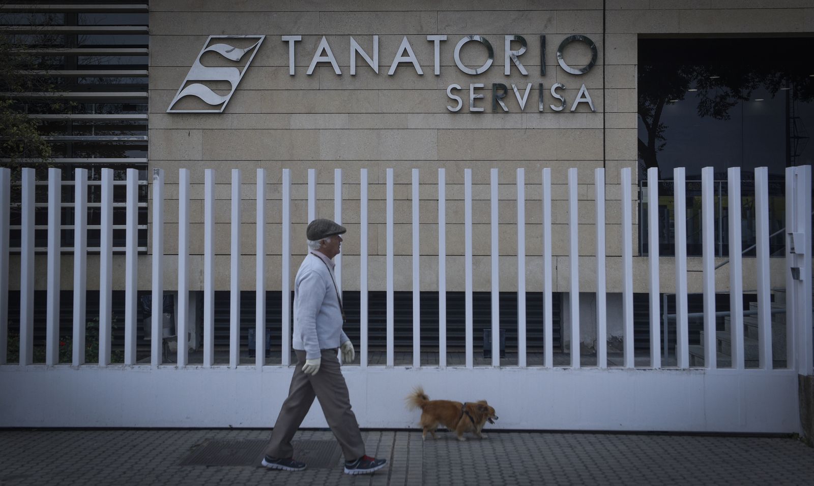 Viernes Santo de resistencia: desde el Tanatorio a La Soledad de San Lorenzo
