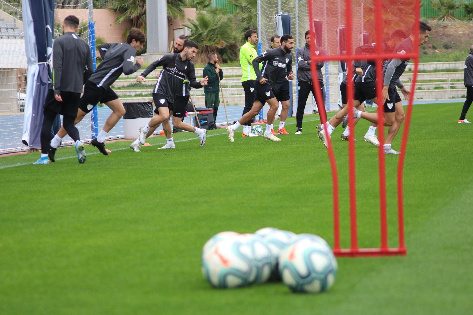 La vuelta a los entrenamientos del Málaga, en fotos