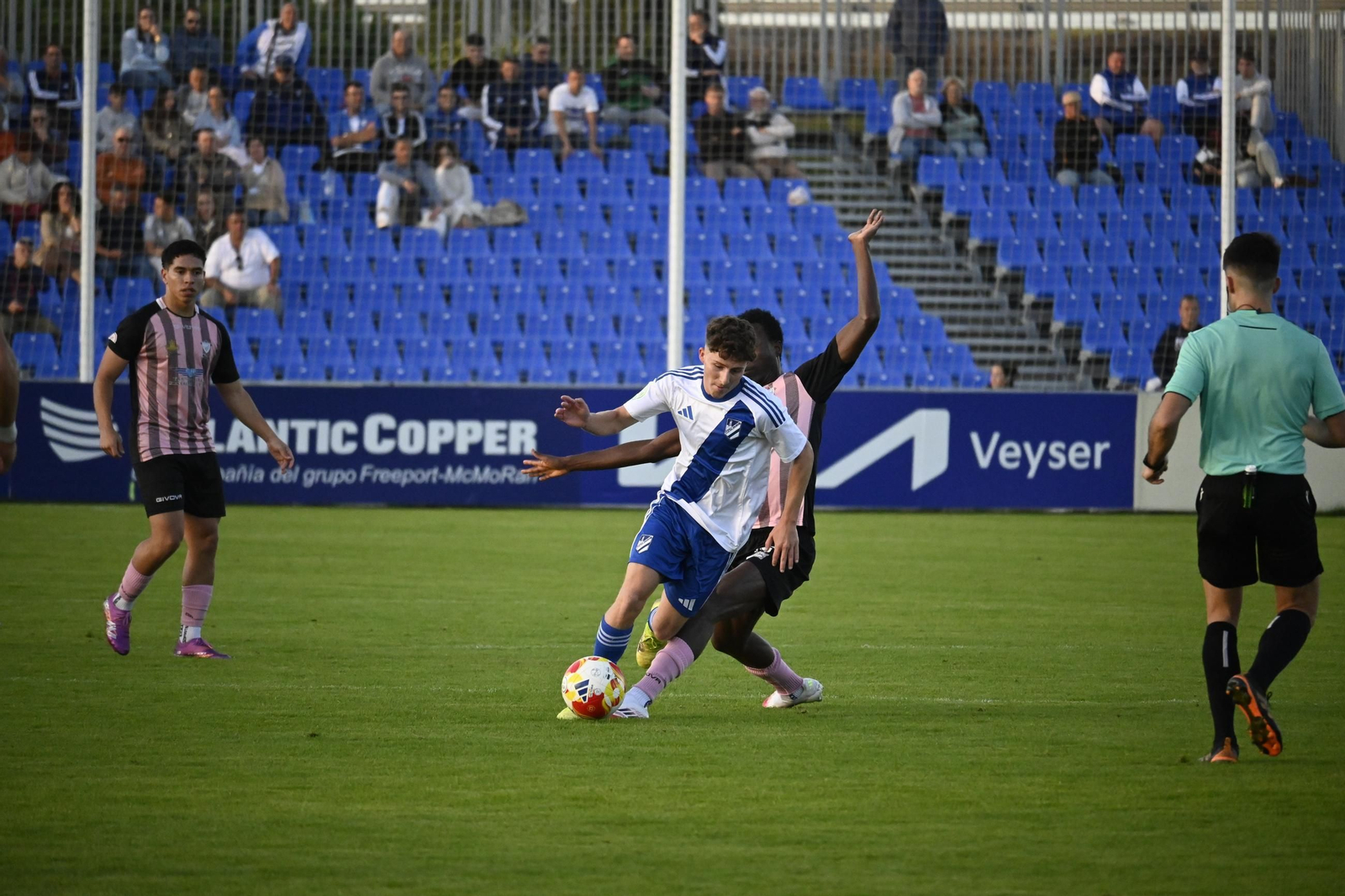 Las mejores imágenes del Atlético Onubense - Bollullos