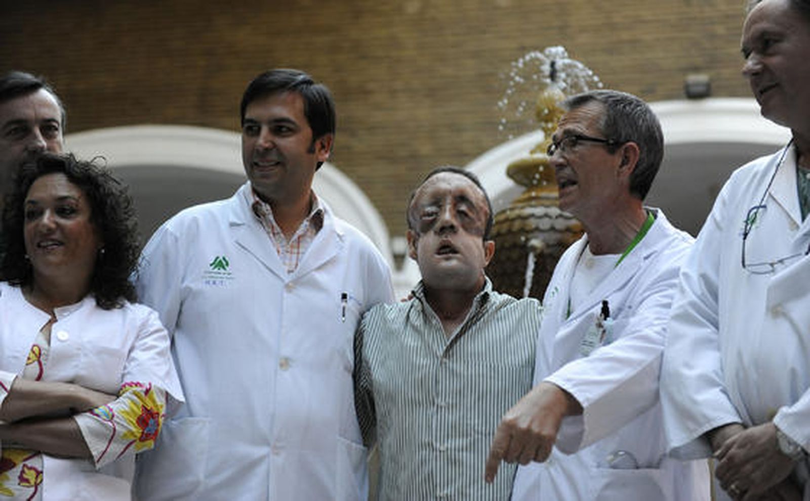 Rafael, con parte del equipo médico.

Foto: Juan Carlos Vázquez