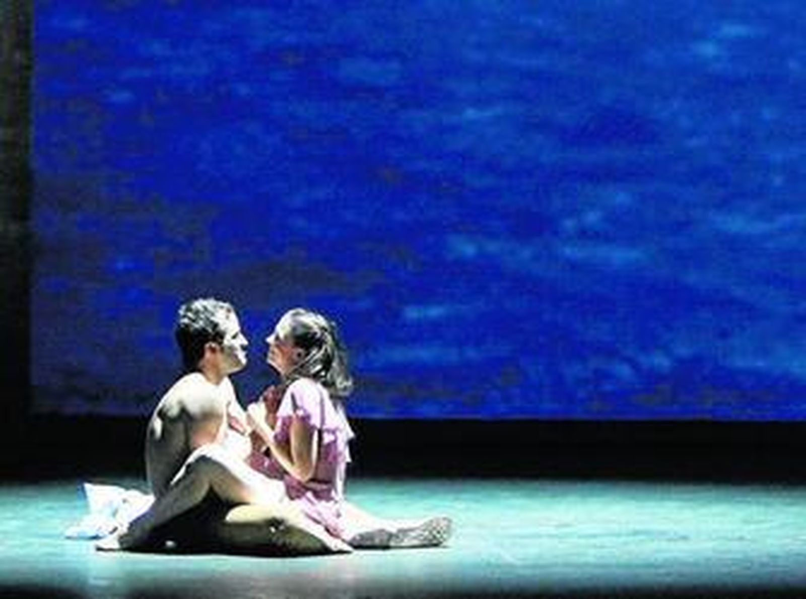 Un momento de la representación en el Teatro Falla.