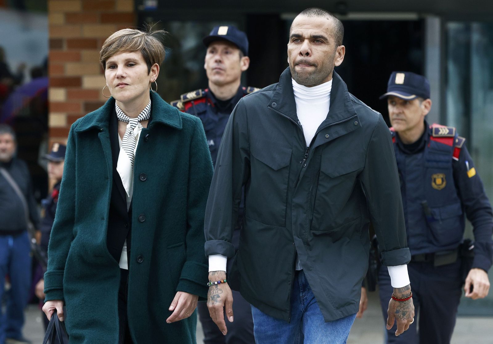 Las fotos de la salida de la cárcel de Dani Alves