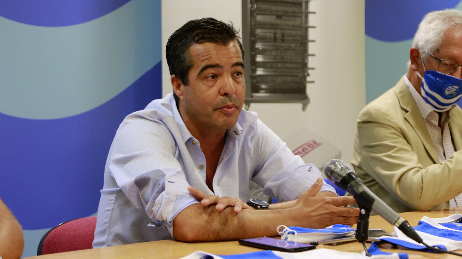 Presentación de José Pérez Herrera, nuevo entrenador del Xerez DFC