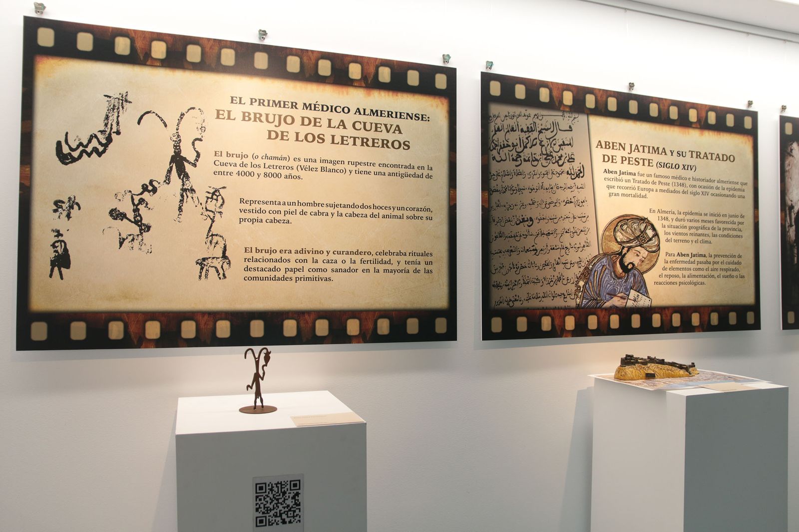 La exposición 'Historia de la medicina almeriense', en la UAL