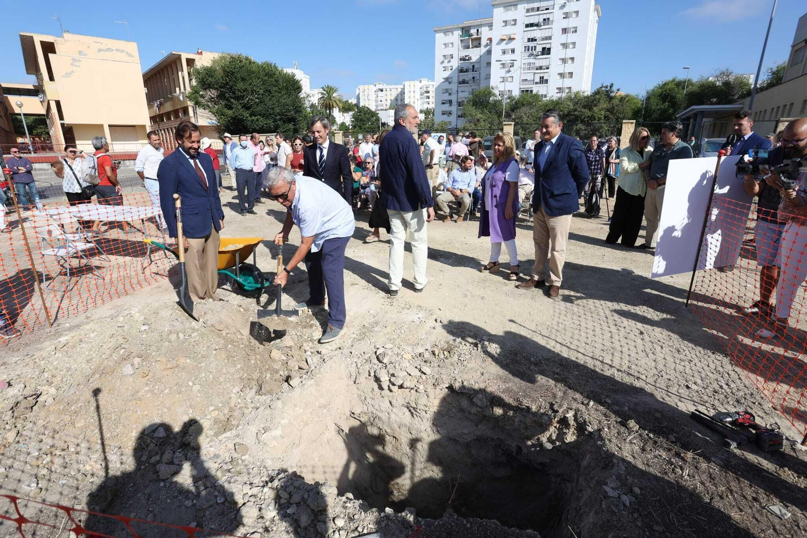 Acto de colocación de la primera piedra de la futura sede de Proyecto Hombre en Jerez