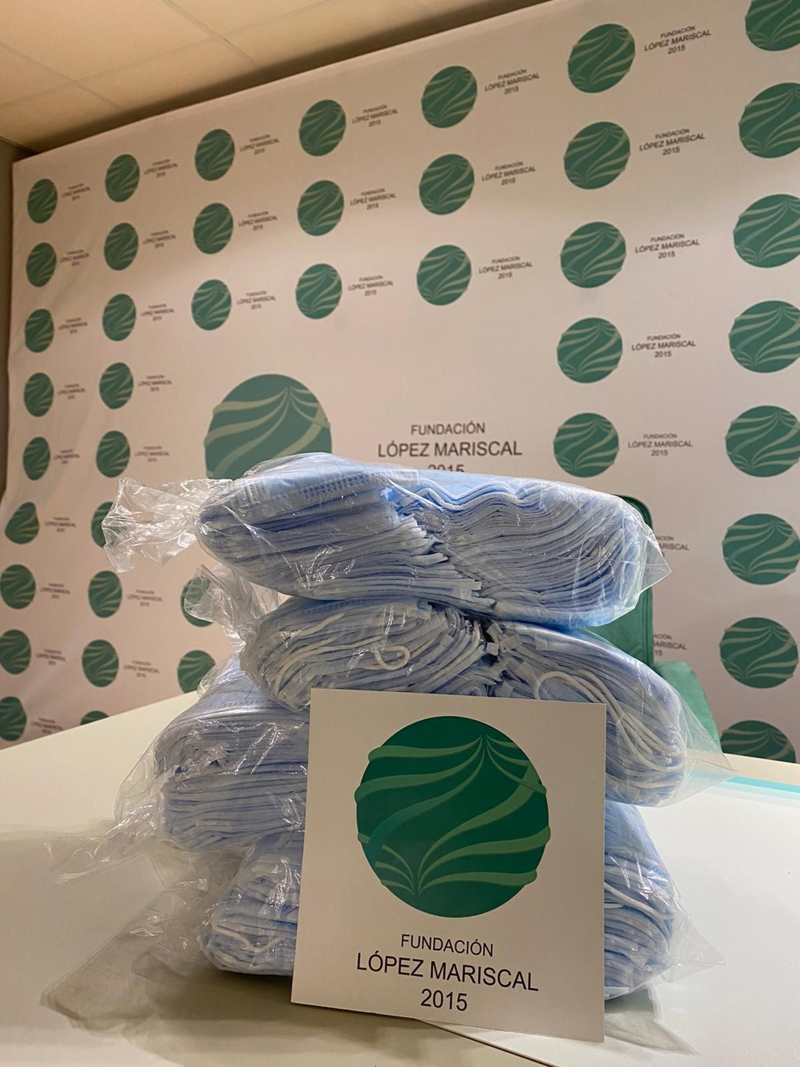 Entrega de mascarillas a la localidad.