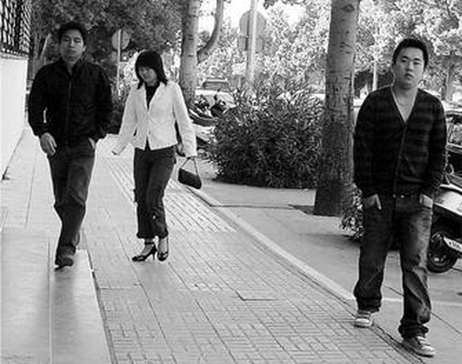 Los tres últimos testigos se disponen ayer a entrar en los juzgados de García Figueras.