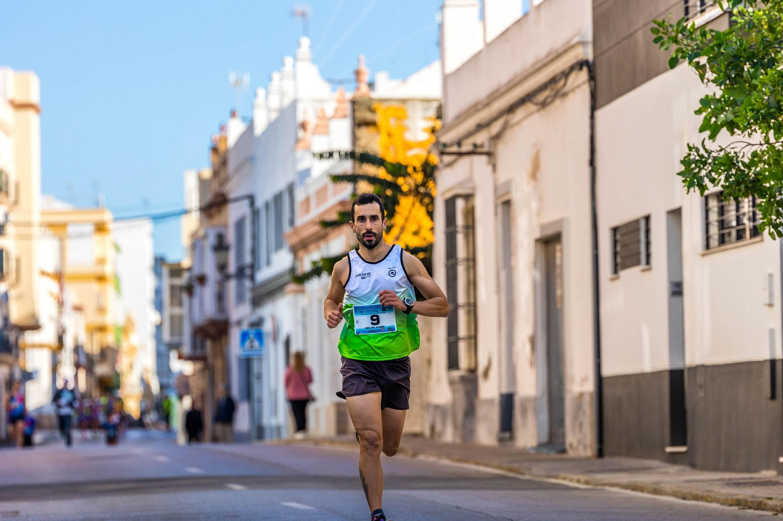Gran ambiente en la Carrera Solidaria de la Divina Pastora en San Fernando