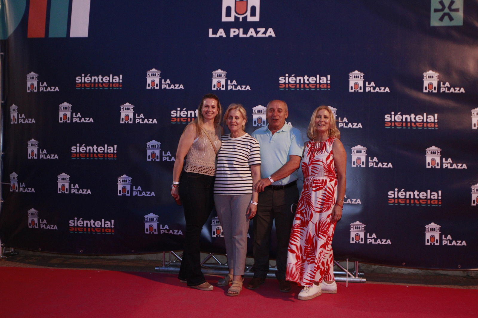 Isabel Pantoja cautiva al público de Almería en la plaza de toros
