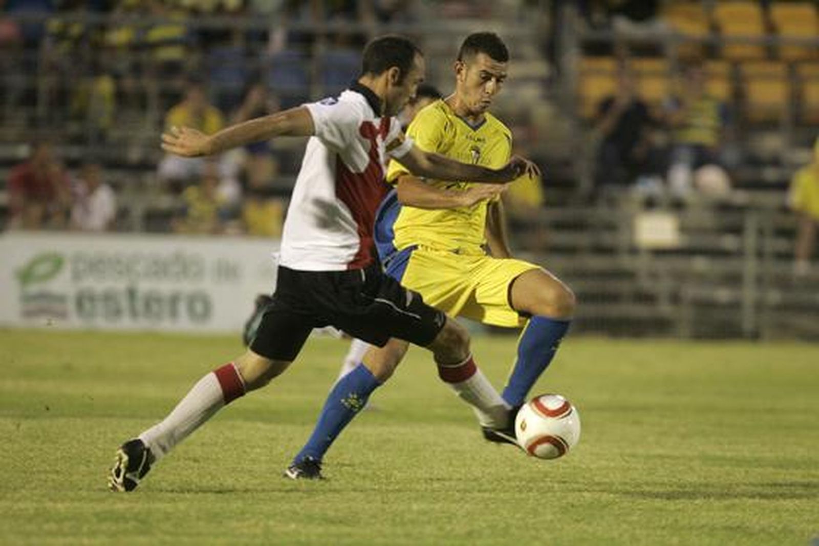 Además de marcar, José Miguel Caballero realizó una buena labor en el centro del campo junto a Lolo. 

Foto: Jesus Marin