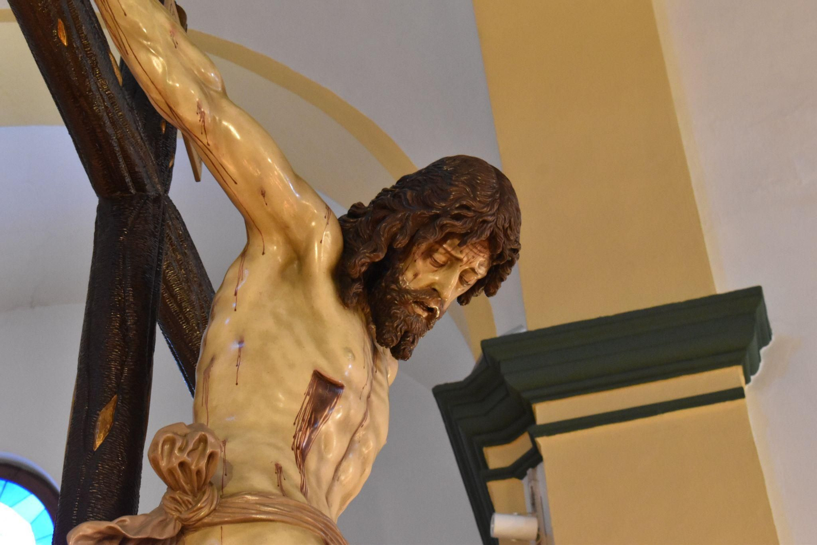 'Nuestro Señor Jesucristo Crucificado en su Divina Misericordia' momentos previos a la procesión.