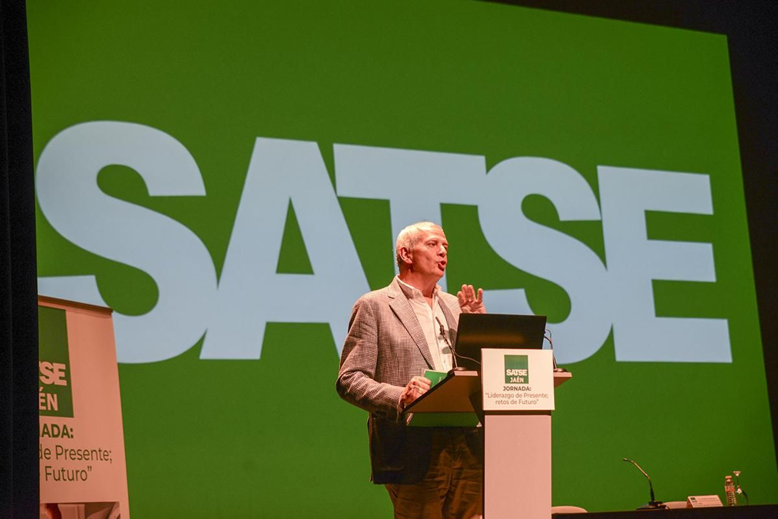 El sindicato SATSE analiza en Jaén los avances de la enfermería en los últimos años